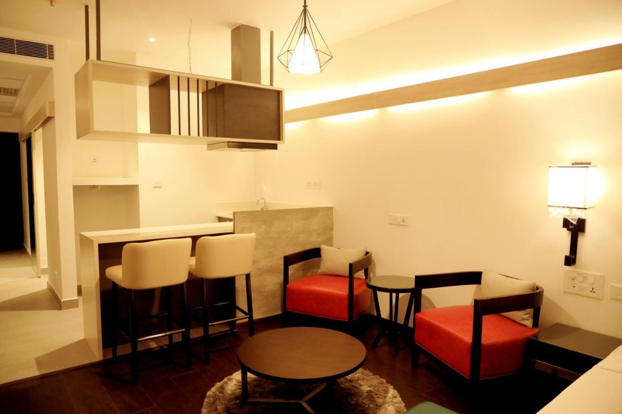 Hotel Deccan Serai Grande, Gachibowli, Hyderabad Eksteriør bilde