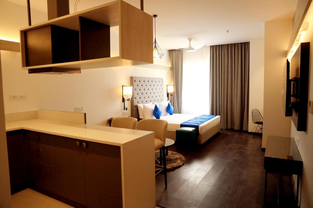 Hotel Deccan Serai Grande, Gachibowli, Hyderabad Eksteriør bilde