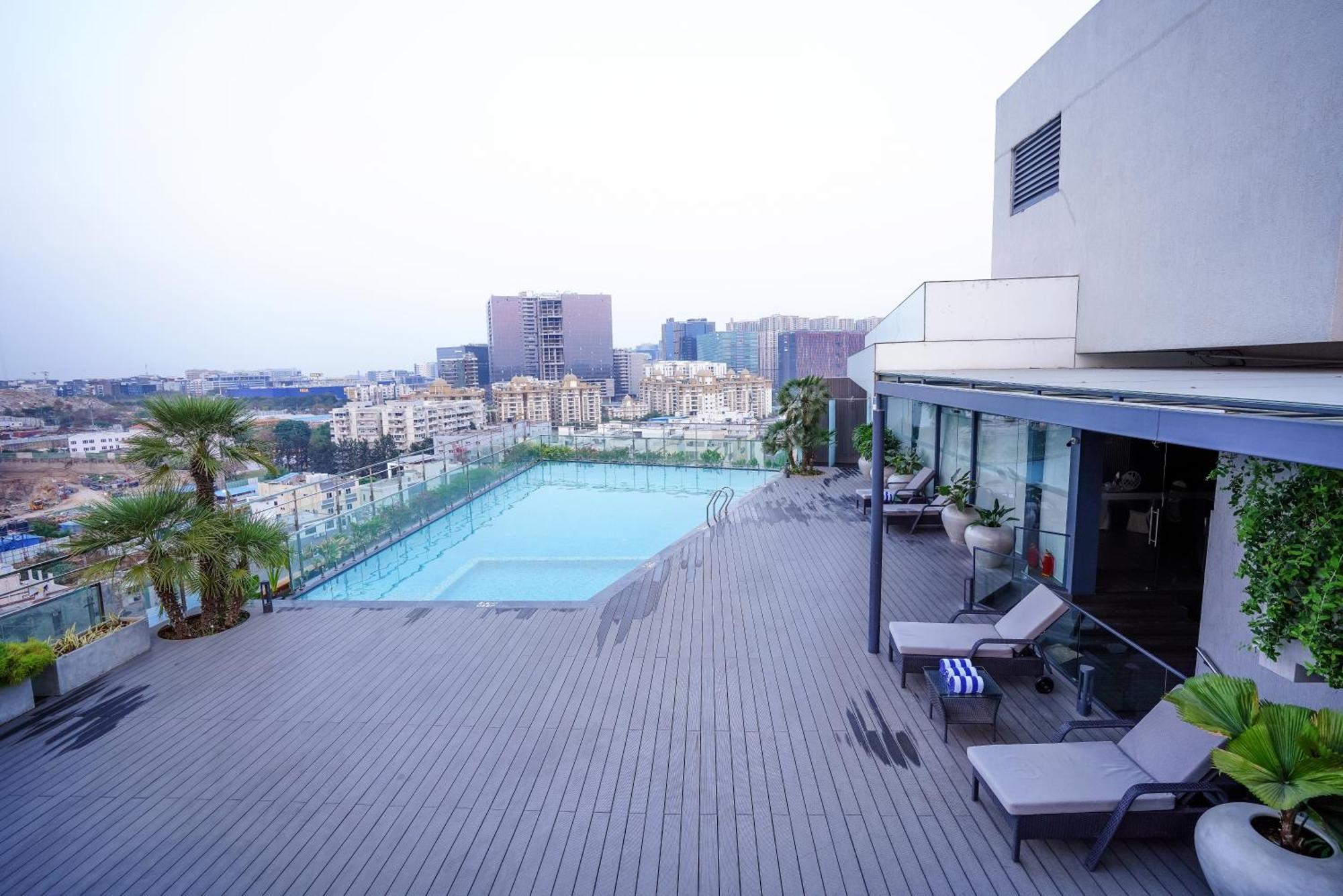 Hotel Deccan Serai Grande, Gachibowli, Hyderabad Eksteriør bilde