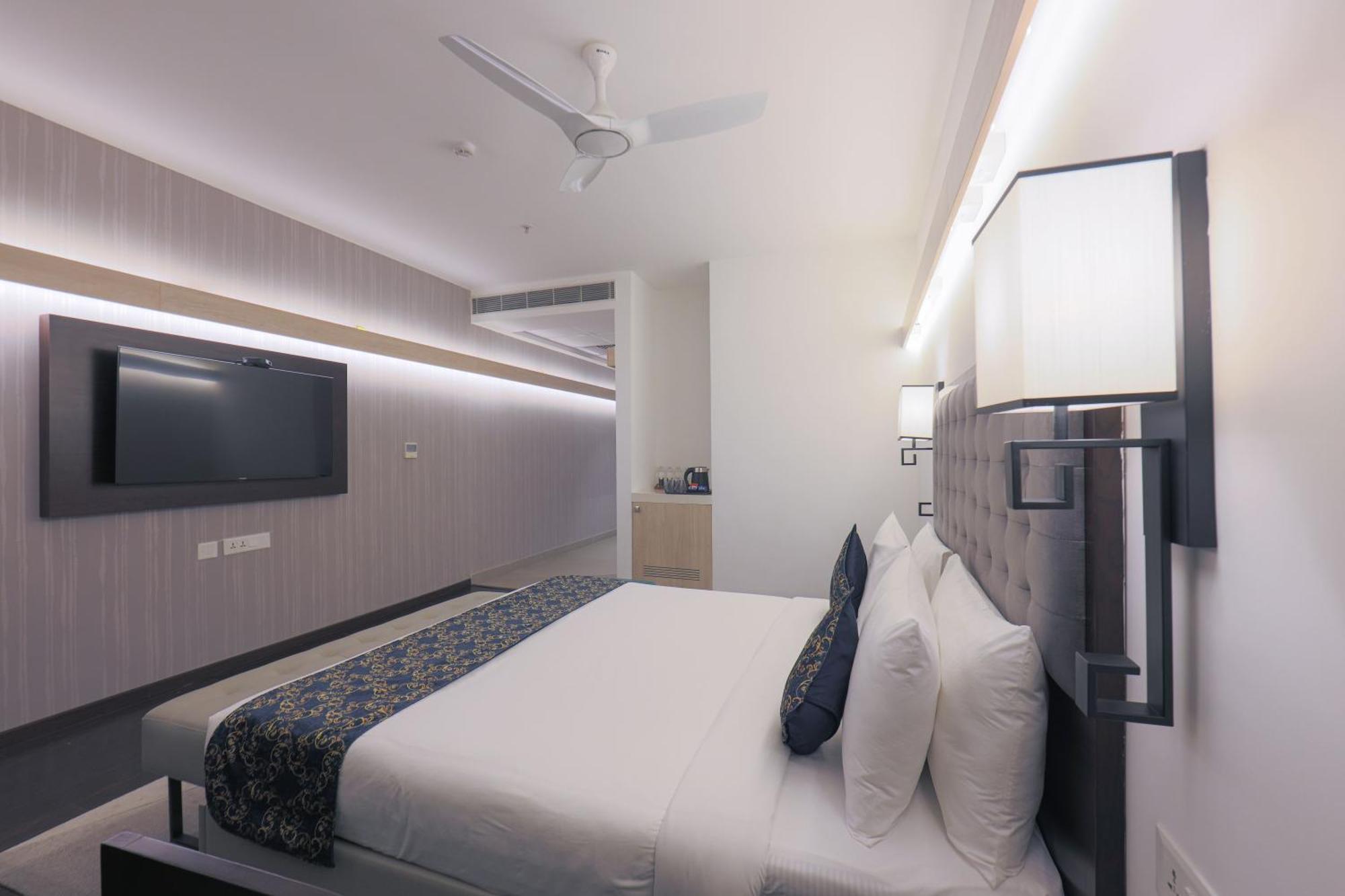 Hotel Deccan Serai Grande, Gachibowli, Hyderabad Eksteriør bilde