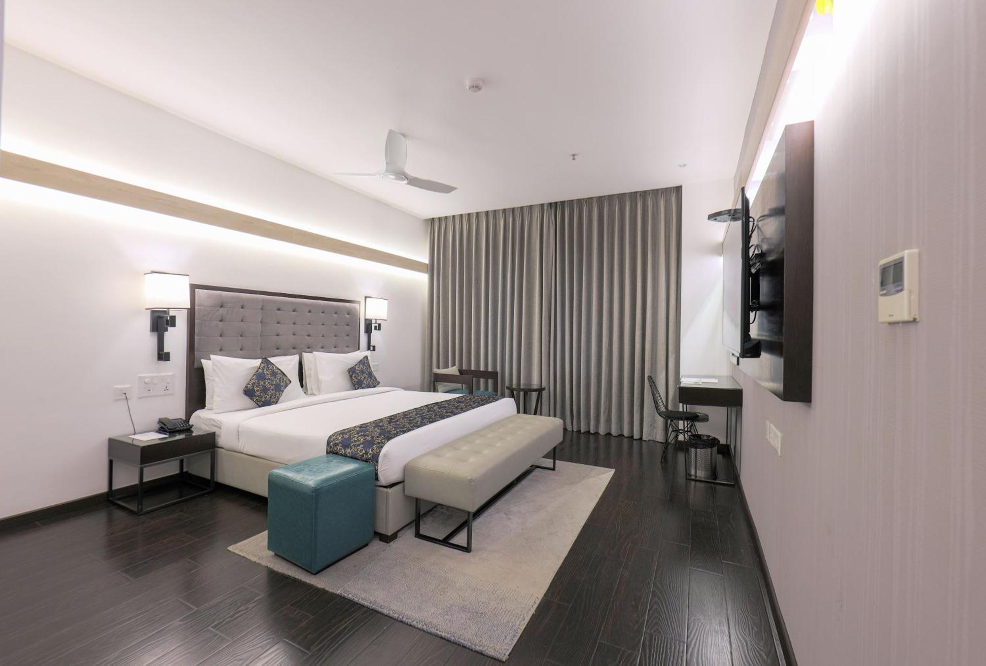 Hotel Deccan Serai Grande, Gachibowli, Hyderabad Eksteriør bilde
