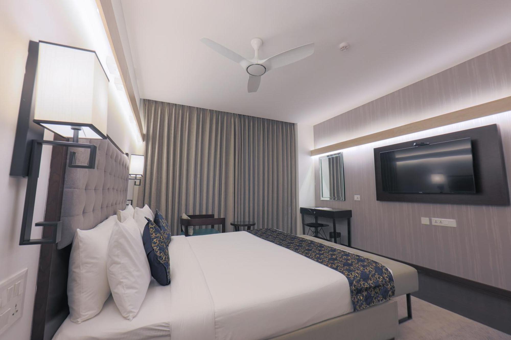 Hotel Deccan Serai Grande, Gachibowli, Hyderabad Eksteriør bilde