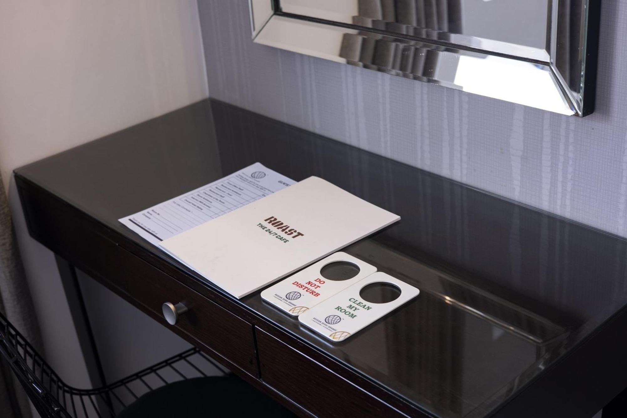 Hotel Deccan Serai Grande, Gachibowli, Hyderabad Eksteriør bilde