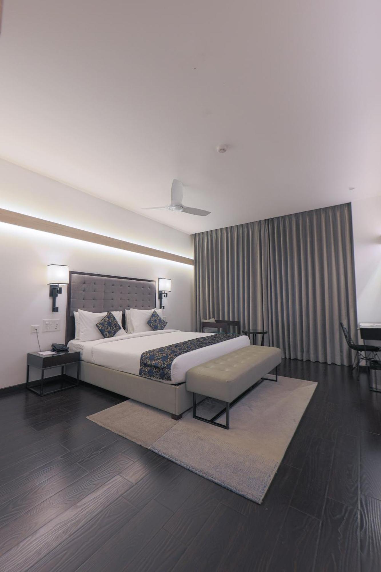 Hotel Deccan Serai Grande, Gachibowli, Hyderabad Eksteriør bilde